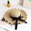 Chapeaux à large bord 2022 Été Cool Chapeau de paille avec fleur Protection solaire Grande plage pour femmes Casual Mode Bord de mer coréen