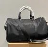 Designer Nylon Duffle Bags Unisex großer Kapazität Reisetasche Rucksack Handtasche Schwarzer Sportpaket tragbare Wochenendhandtasche SHO290N