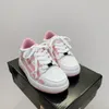 Designer Sneaker Scarpe per bambini Ragazzi Ragazze Gioventù Casual Scarpa bassa Bambini Bambino Neonati Ossa in pelle Applique Tomaia EVA Plantare Sport Eur 26-35