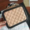 20 cm Classic Mini Loulou Camera Bags Caviar Calfskin ￤kta 557 Tassel Justerbar axelband Crossbody Luxury Designer Outdoor Sacoche Cosmetic Case