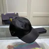 Capas de bola de grife para homens Mulheres Moda Baseball Cap lado Triângulo Carta Sunhat Quatro estações Chapéus esportivos ao ar livre