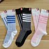 Nouvelles concepteurs de chaussettes rayées avec étiquettes tube chaussettes coton mâle et chaussette féminine automne et hiver décontracté