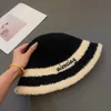 Designer de luxe Automne et hiver Paris Nouveau pur coton chaud chapeau de pêcheur couleur unie à la mode chapeaux de seau mignon look jeune petit