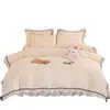 Set di biancheria da letto Ragazza coreana Cuore Tinta unita Set Gonna da letto in cotone stile principessa carina Copripiumino copripiumino matrimoniale completo Federa 221205