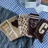 Socken Kaffee Farbe umarmt Bär Frauen alle Arten von süßen Buchstaben lange Röhre Freizeit