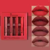 Lip Gloss 4Pcs / Set Kits de maquillage imperméables cosmétiques pour femmes mates