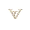 Słynny projekt marka Desinger broszka kobiety Rhinestone perła list broszki garnitur Pin luksusy biżuteria odzież dekoracja wysokiej jakości akcesoria styl-2