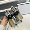 Designer Heels Schuhe klassischer Stil aus Satin speziell für modische Frauen schöne Ledermaterialien sehr gut