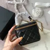 Designer Designer Tope Torby Vanity Box Torby Klasyczne mini antyki złoty metalowy sprzęt Matelasse łańcuch crossbody cosmer torebki etui kosmetycznych 10x7x9cm