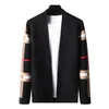 Swetry w dużych rozmiarach Designer Cardigan Łączone kolorowe swetry rozpinane Dzianinowa kurtka Pocket Men Cardigan Fashion Clothing