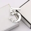 تصميم العلامة التجارية Desinger Brooch Women Crystal Rhinestone Pearl Letter Brouches Suit Pin Gifts Modely Gifts Jewelry Accounting Accounists Design-7