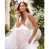 New Vintage Spaghetti Straps Lace A Line Wedding Dresses Tulle Applique Ruffles Court Train Garden Wedding Bridal Gowns