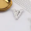 Beroemd ontwerpmerk Desinger broche dames strass pearl letter broches pak pin luxurys mode sieraden kleding decoratie hoogwaardige accessoires style-1