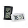 Mini-Digital-LCD-Umgebungsthermometer, Hygrometer, Luftfeuchtigkeits- und Temperaturmessgerät. In der Kühlbox im Zimmer