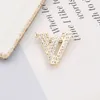 Beroemd ontwerpmerk Desinger broche dames strass pearl letter broches pak pin luxurys mode sieraden kleding decoratie hoogwaardige accessoires style-1