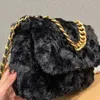 Woman Luxury Designer Hand Bill Shoulder Bags 2023 New Fashion Texture Fluffy Wool Envelope Multifunctional Portable Handbags Factory Direct Sales