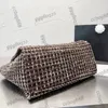 Womnes Designer Tweed Beach Facs Clutch Deauville مع سلسلة من المقبض العلوي TOTES Silver Metal Hardware Matelasse Crossbod