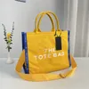 Sacolas de compras bolsa totes bolsa marc tote bolsa de ombro feminina designer moda embreagem bolsas de lona casuais verão feminina crossbody impressão de letras