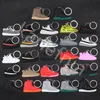 Toptan tasarımcı mini silikon spor ayakkabı anahtarlık erkek kadınlar çocuklar anahtar yüzük hediye ayakkabıları anahtar zincirleri çanta zinciri basketbol ayakkabı anahtar tutucu