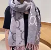 トレンディな手紙Jacquard Long Scarfダブルサイドスカーフデザイナー女性カシミアラップラージサイズ265V