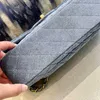Kvinnors lyxdesigner handväskor 2023 Ny enkel axel hand sammet kuvert mode diamant ringer kedja korskroppsäckar fabrik direktförsäljning
