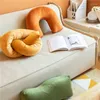 Travesseiro macio de veludo aconchegante em forma de U Almofamentos de arremesso de onda Twist Twist moderno elegante quarto da sala de estar sofá