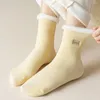 Chaussettes de sport 1 paire de coton solide épaissir thermique femmes filles couleur hiver chaussettes chaudes laine cachemire maison bottes de neige chaussette de sol