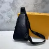 Casual Men bröstsäck kvalitet läder pu crossbody handväska för kvinna debiterar resor ryggsäck mode handväska hane väskor