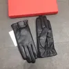 Vintage Ladies Sheepskin Gloves Letter Hardware Designer Mittens Soft Delicate Glove Plus Velvet Thick Gloves With Box