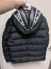 Mens Down Parka Winter Letter Cappotto antivento con cappuccio Designer Casual Loose Black White Duck Puffer Jacket ZN152 221207