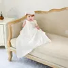 Além de longa distância europeia, vestido menino, bebê de uma peça com chapéu branco MQ6113