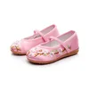 First Walkers Kids tygskor för flickor Fashion Floral Flats Children's Traditional Chinese Performance Show Brodery 221208