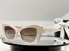 Nowe okulary przeciwsłoneczne Mody Pearl Cat Eye Ramka Unikalna konstrukcja Avant-Garde and Trend Uv400 Ochrona Szklanki Najwyższa jakość z pudełkiem9021