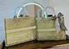 Designers de luxo a bolsa Tote Top Original Totes Bag Tiger Embroidery BOOK Handbag TOTE Women's Classic Handle Laptop Bag de compras de grande capacidade Lona de transporte 04