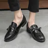 2023 New Men Bowtie Patent Leather Driving Shoes Luxury Stylist Dress Evening Wedding Office Footwear Sapato Social Masculino
