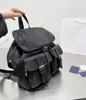 ブランドスクールバッグデザイナーデザインレディースバックパック新しいファッションナイロンバックパック大容量防水トラベルショルダーバッグ学校バッグ