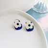 Dos Boucles D'oreilles Rétro Style Coréen Contraste Couleur Bleu Fleur Petite Résine Acrylique Blanc Clip Pas Oreilles Percées Clip D'oreille