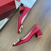 Formele schoenen royale knop kristallen decoratie ondiepe mond lage hiel muilezel bruiloft pumpsluxury designer dames lederen gewone gesp gemorfeerd schoenen