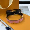 Avec BOX Designers Fleur Charme Bracelets Qualité Cuir Femmes Hommes Bracelet En Or Rose Noir Clors Lettre Marque Bracelets Bijoux259G