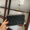 Bolso Cruzado Hombro Mensajero Embrague Sling Monedero Bolsos Diseñador de lujo para mujer Cadena de oro con cierre de metal Negro Pequeño Hardware antiguo 19 cm