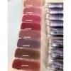 Błyszczyk matowy farbowanie cieczy Liliak Wodoodporny krem ​​nawilżający trwały jagód czerwony aksamitne koreańskie makijaż odcienia kosmetyczny 1PC