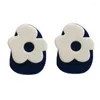 Backs oorbellen retro Koreaanse stijl contrast kleur blauwe bloem kleine hars acryl witte clip geen doorboorde oren oorclip