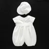 First Communion Robes Baptême Robe Baby Baby White White One-Pice Shorts avec un chapeau deux ensembles MQ9706