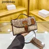 50% de réduction dans les magasins 2023 Sac de mode de haute qualité Petit carré Nouvelle femme Polyvalente Épaule Lumière Luxe Wternized Aisselle Msenger