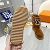 НОВИНКА Взрыв Женские ботинки SNOWDROP FLAT ANKLE BOOT 1AACIS Коньяк Коричневый замшевый телячий мех уютный для путешествий в холодную погоду оверсайз Шерстяная подкладка Резина