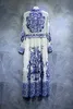 لباس متوسط ​​طول زورس كبير فستان تنحنح 2023 الربيع للمرأة الرجعية الطية الطاغية الطويلة الأكمام الأزرق والأبيض للطباعة البورسلين دبوس الحفر.