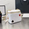 CC Marka Cross Vücut Mini Kılıf Poker Kozmetik Torbalar Vanity ile Zincir havyar buzağı klasik siyah beyaz kapitone altın donanım crossbody ruj kutusu tasarımcısı la