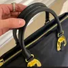 Torebki designerskie nylonowe torba na tote duże worki hobo TOBES RUKCJE Crossbody Torby Trójkąt damski torebka złota metalowe czarne torebki czarne hobos