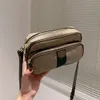 2023 Designerväskor män axelväskor handväska crossbody lyx mode metallisk skylt pvc läderväska koppling totes plånböcker damväska medium