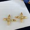 С коробкой 2021 Новые дизайнерские бренды Серьги с серьгами Quears Sears Sear Gold Tone Серьга для женщин мужские свадебные ювелирные украшения